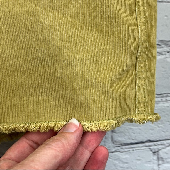 Carve Designs 'Oahu' High Rise 6” Raw Hem Corduroy Shorts Cumin Sz 16 - Picture 10 of 13